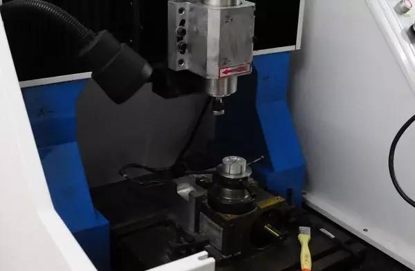 浪琴月相gs真假对比,浪琴手表质保卡真假图片对比