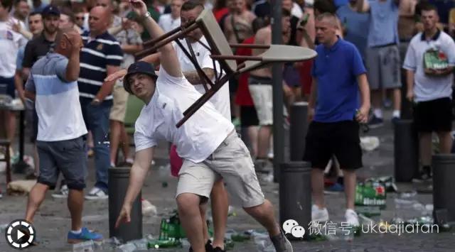 欧洲杯俄罗斯足球场斗殴,欧洲杯英国足球流氓