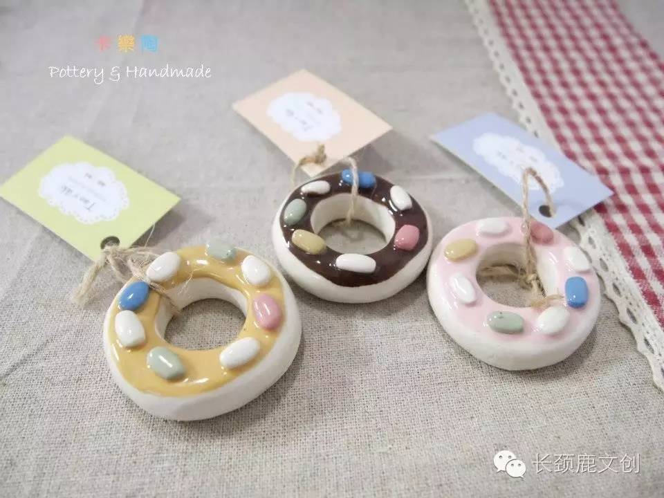 别拦我，我要吃了那些餐具