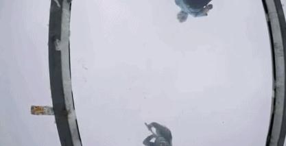 中国玻璃桥砸不烂视频,bbc节目中国