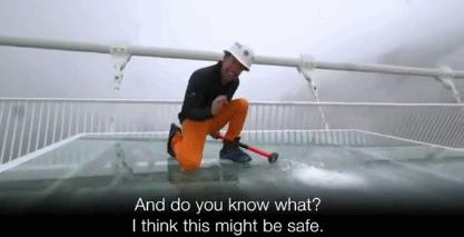 中国玻璃桥砸不烂视频,bbc节目中国