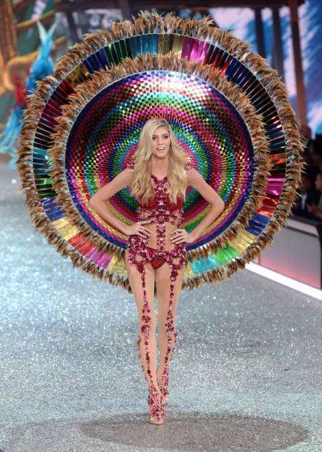 缁村瘑澶х闈㈣瘯妯＄壒,缁村瘑澶х绉诲笀涓婃捣