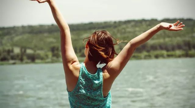 智能手机变“器官”，00后成“赛博电子合成人”？