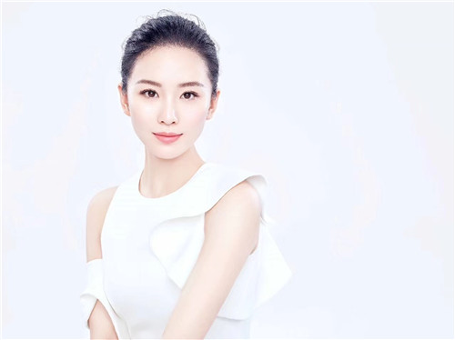 “皮肤喝饱水，秒变白富美“？那得喝对蚕丝水！