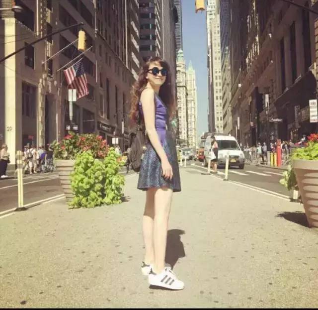 一个征服了莓莓与《神秘博士》女主的英伦品牌，附设计师越洋八卦回应