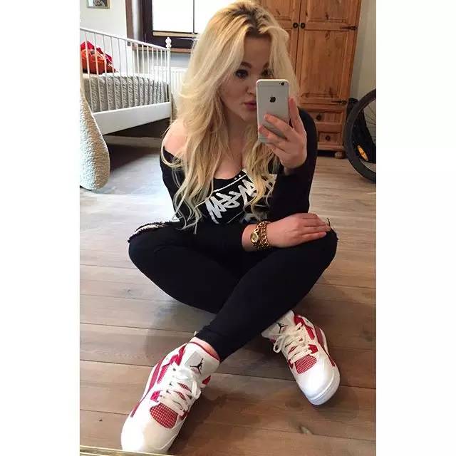 头条|Jordan4史上超人气的11款绝美配色！“乔4大年”就是今年了