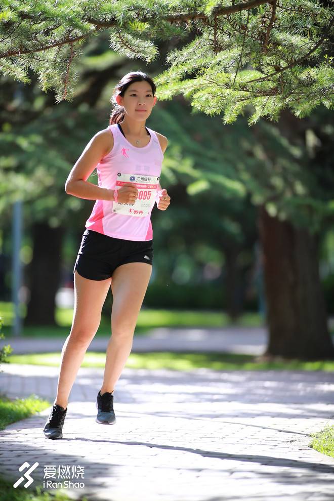 乔丹跑步鞋性价比最高的十款跑鞋,乔丹马拉松跑鞋测评