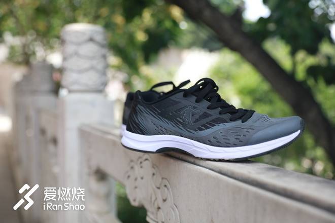 乔丹跑步鞋性价比最高的十款跑鞋,乔丹马拉松跑鞋测评
