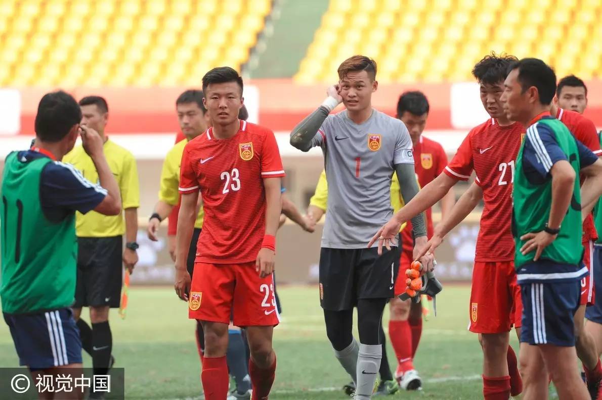 蓉城门将张岩神操作,彭鹏当年熊猫杯夺冠的主力门将