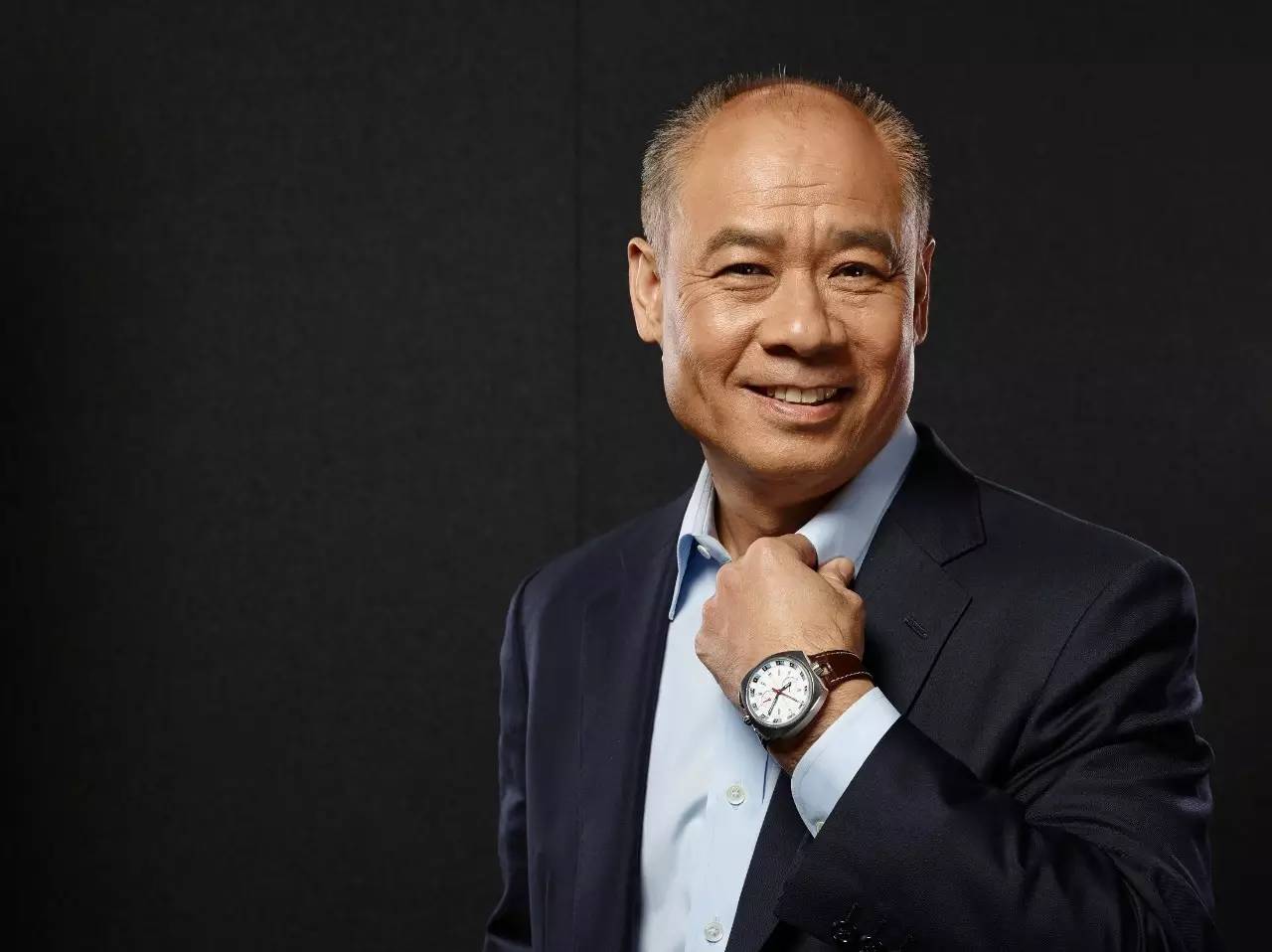 李宁足球绿橙色,2025春季李宁订货会完整版