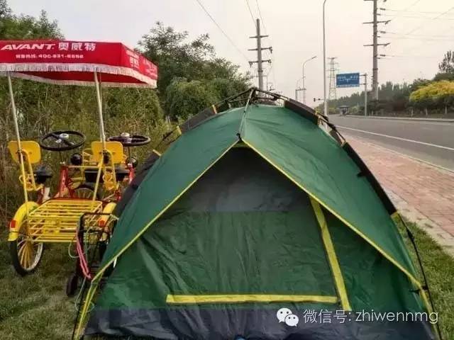 你是我的眼一个盲人女孩,你是我的眼盲人小姑娘