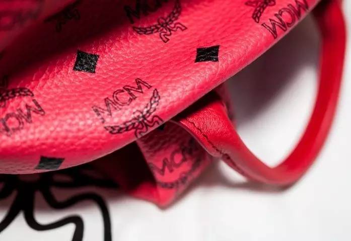 新款mcm双肩包樱花粉,剁手党好物分享