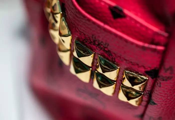 新款mcm双肩包樱花粉,剁手党好物分享