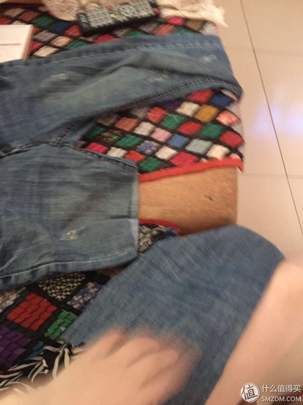 废旧紧身的牛仔裤怎么改短裤,旧牛仔裤改造短裤教程