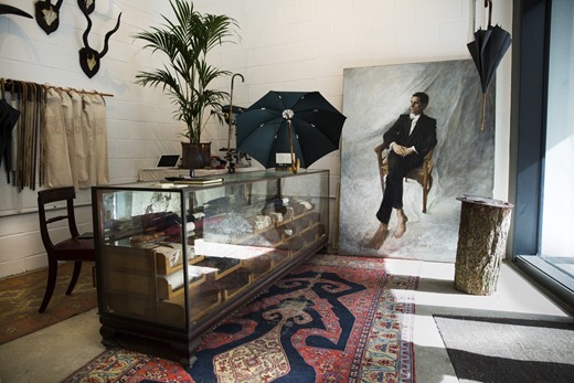 雨伞英伦范儿的绅士标配,英国老绅士雨伞