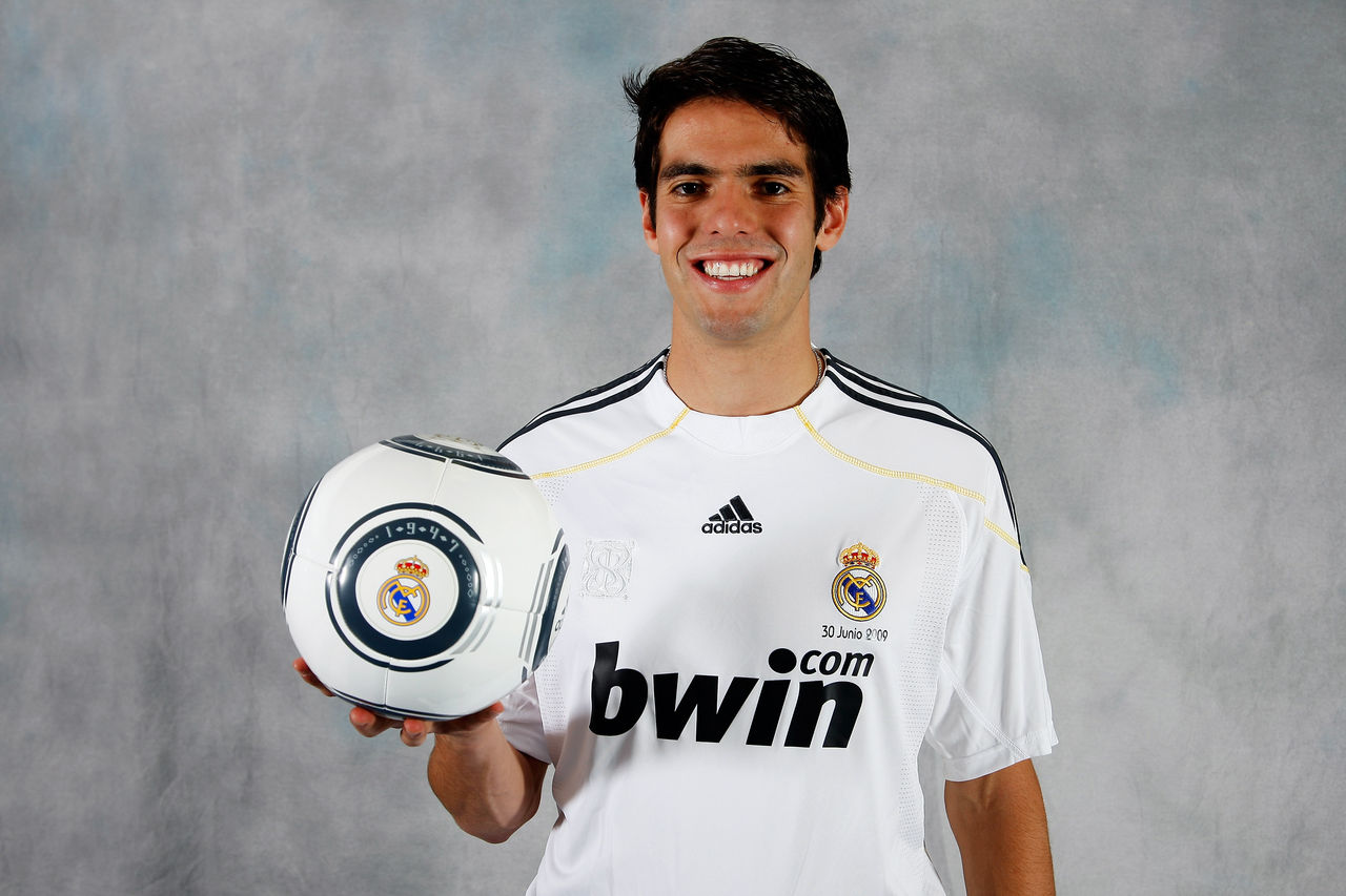 足坛十大帅哥第一名,世界足坛十大顶级前锋