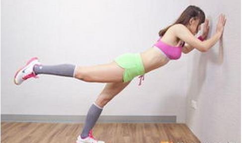 治驼背的健身动作视频,改善圆肩驼背的健身动作