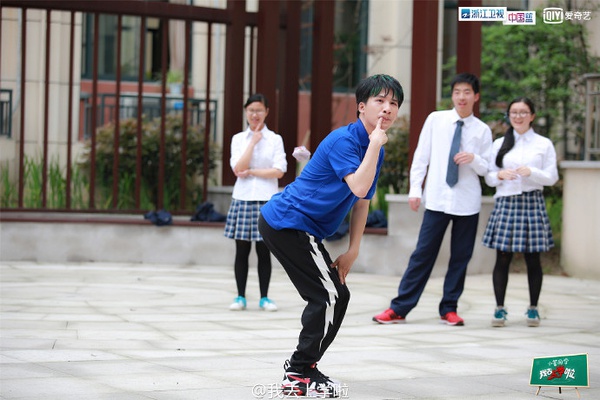 鹿晗我去上学啦小迷妹,鹿晗我去上学啦pk舞蹈