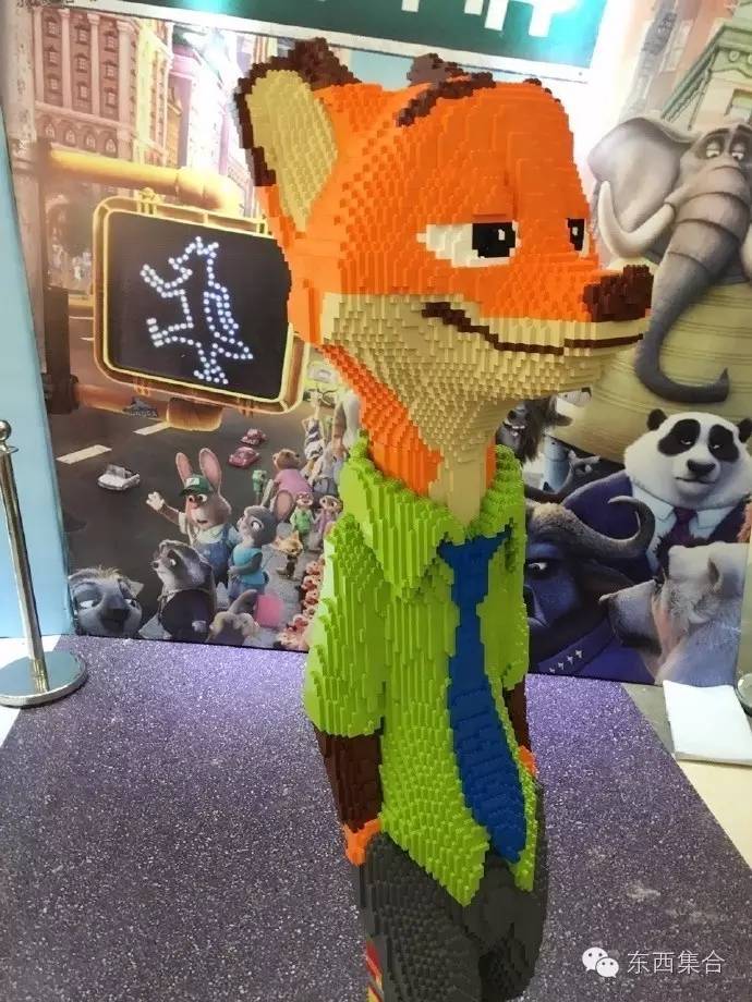 他花了3天3夜用乐高拼出了1.8米的狐狸尼克，然后就悲剧了