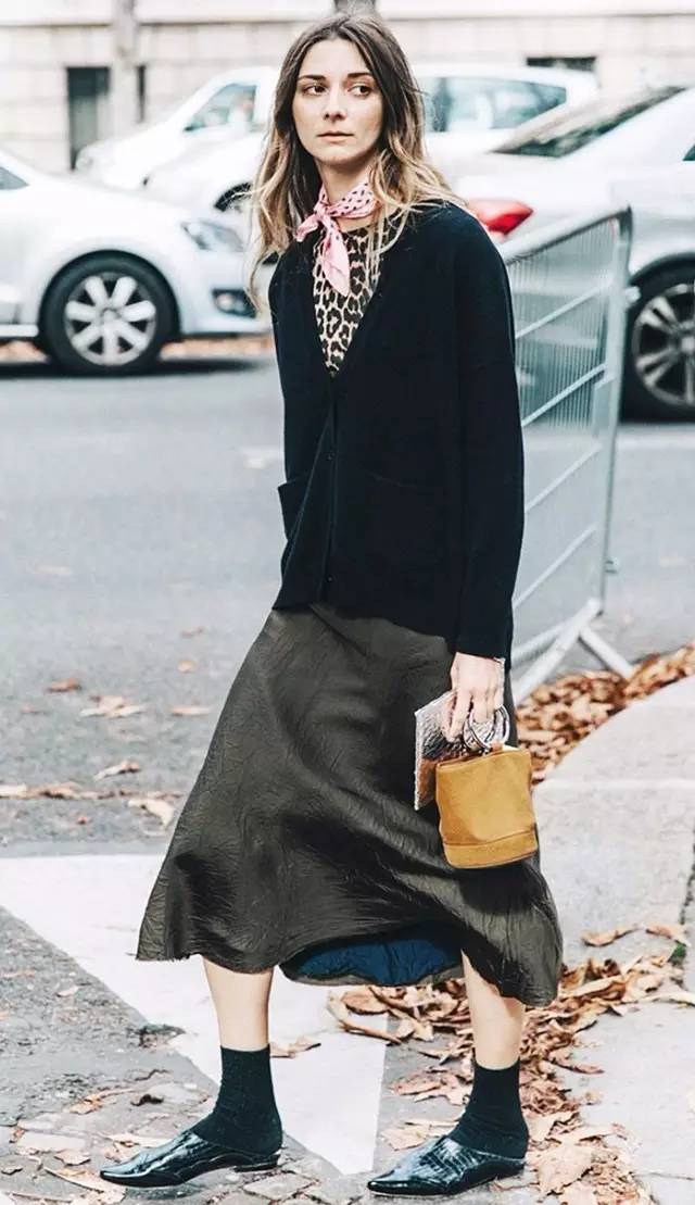 这几款包包让你一包背进时尚圈,fashiontrends有什么包包