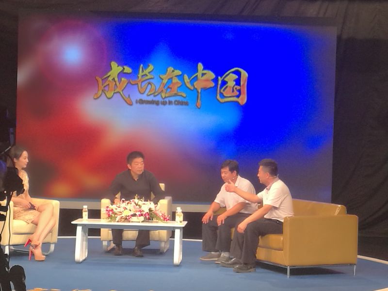 冯军举拳呐喊:决不能让诚信者吃亏上当让假冒伪劣横行霸道