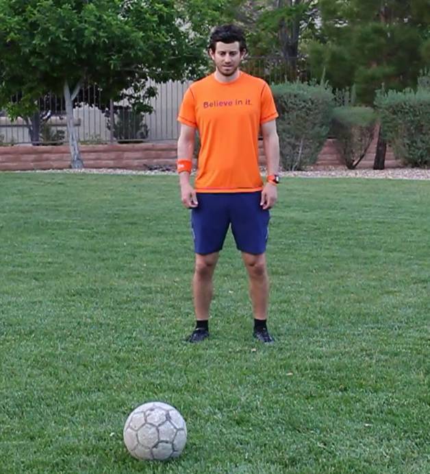 如何将足球踢得更高,足球怎样踢得更高更远