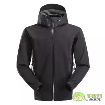 那些让你寂寞让你冷的黑款户外冲锋衣