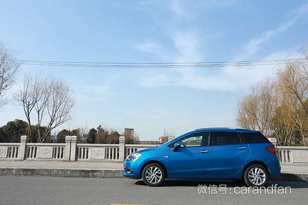 雪佛兰乐风rv16款手动畅行版,上汽通用雪佛兰乐风rv