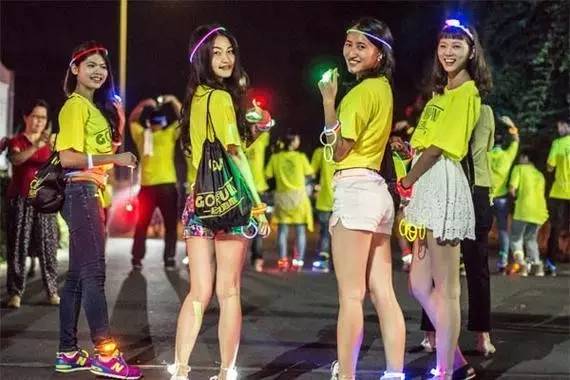 戴上它，女性跑者再也不用担心夜跑被*狼色**盯上了