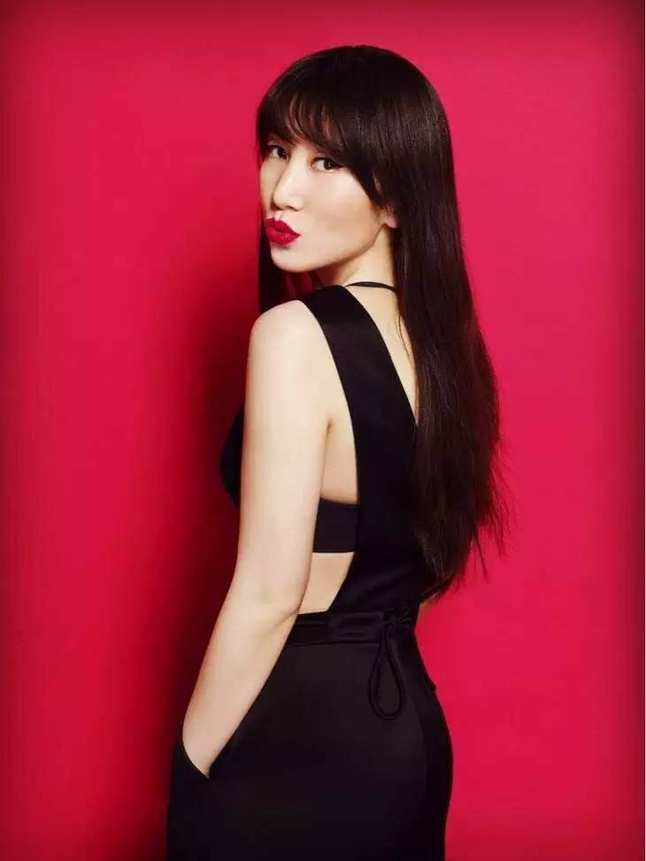 加入《时尚芭莎》10年，从美容编辑成为美容总监，把一款产品打造成一个IP，她活成了很多人想成为的模样！