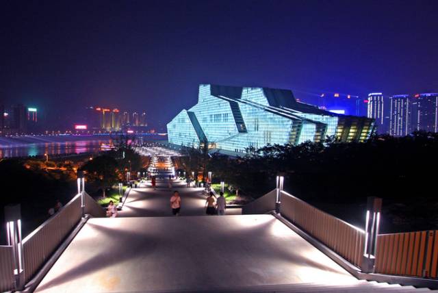 炸裂的朋友圈,炸裂了