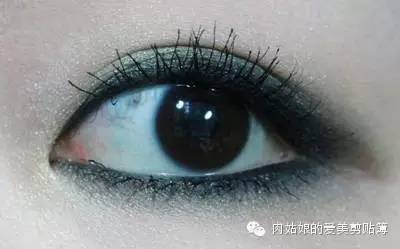 也不是非画不可，知道suqqu像银河系一样美就够了