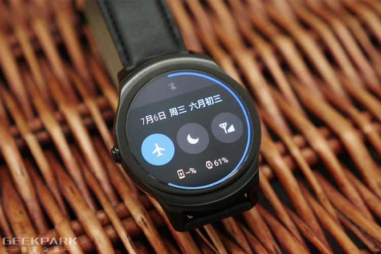 智能手表现在为什么都一个样子,绕两圈表带的智能手表