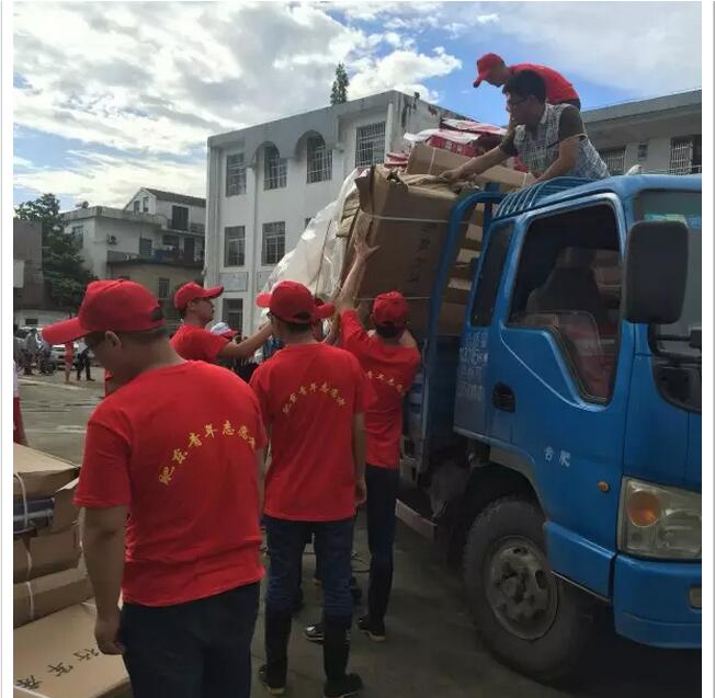 洪水无情人有情郑州市,洪水无情人间有爱朗诵