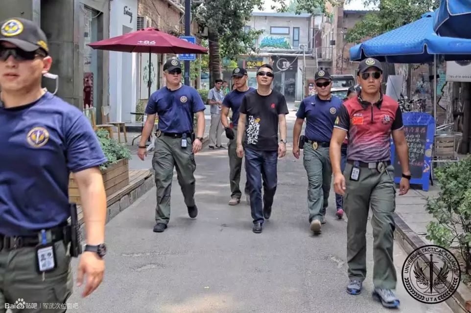 张召忠真的要当局座啦！这回真被玩坏，新节目发布会表情包诞生！