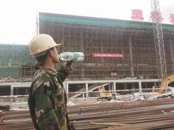 新闻下午茶玉林市四届人大常委会举行第四十八次会议审议并表决通过有关人事事项