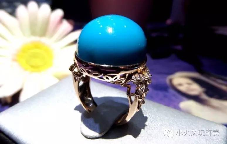 绿松石盘玩出现白点,绿松石玩完为什么会出现一块白点