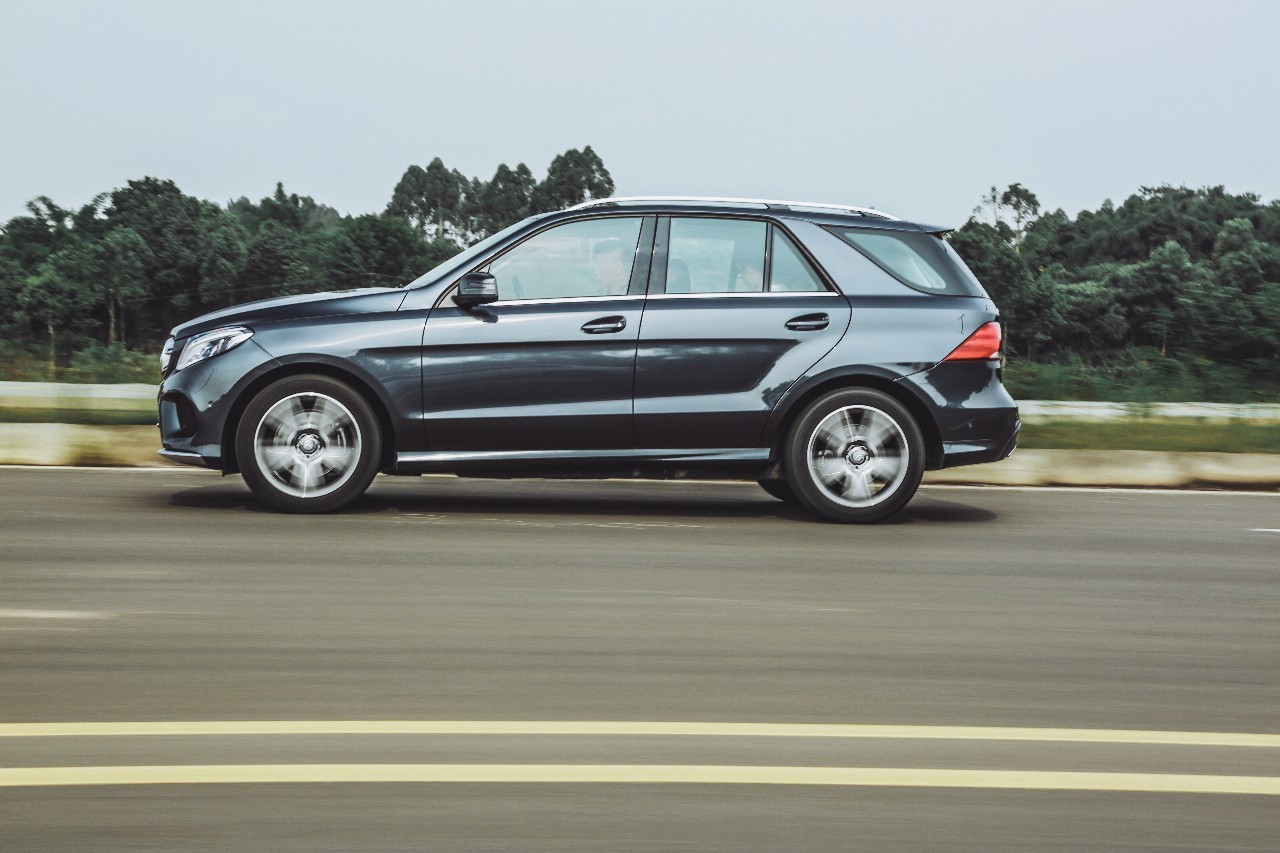 奔驰gle4004matic轿跑试驾,最新款奔驰gle400试驾