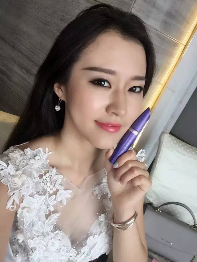 一秒变巨星，重姐绝美彩妆大片抢先看！