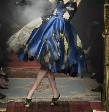 秀后即买,奢侈品对社交媒体妥协?