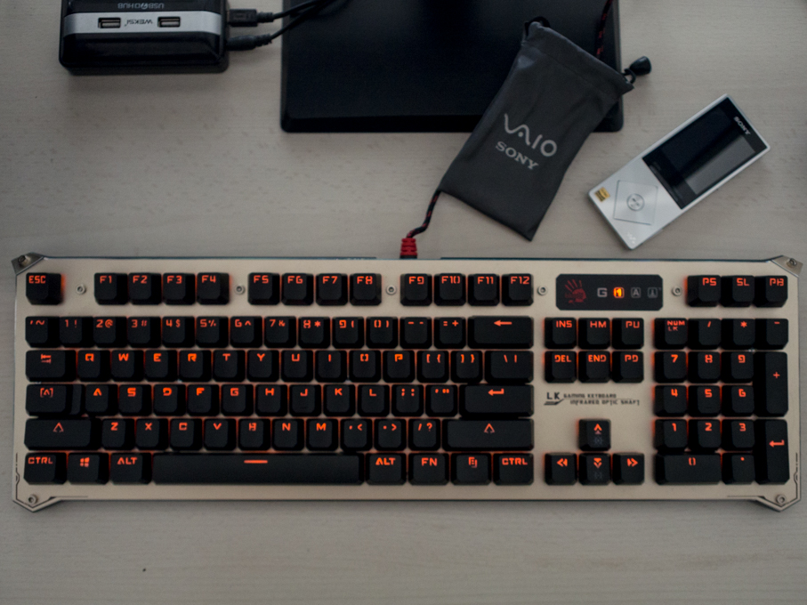 血手幽灵b840机械键盘,血手幽灵a90深度评测