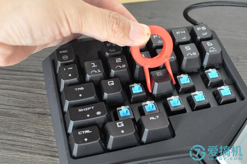 lol高端局操作都很稳,玩lol厉害的上单都是锁定视角