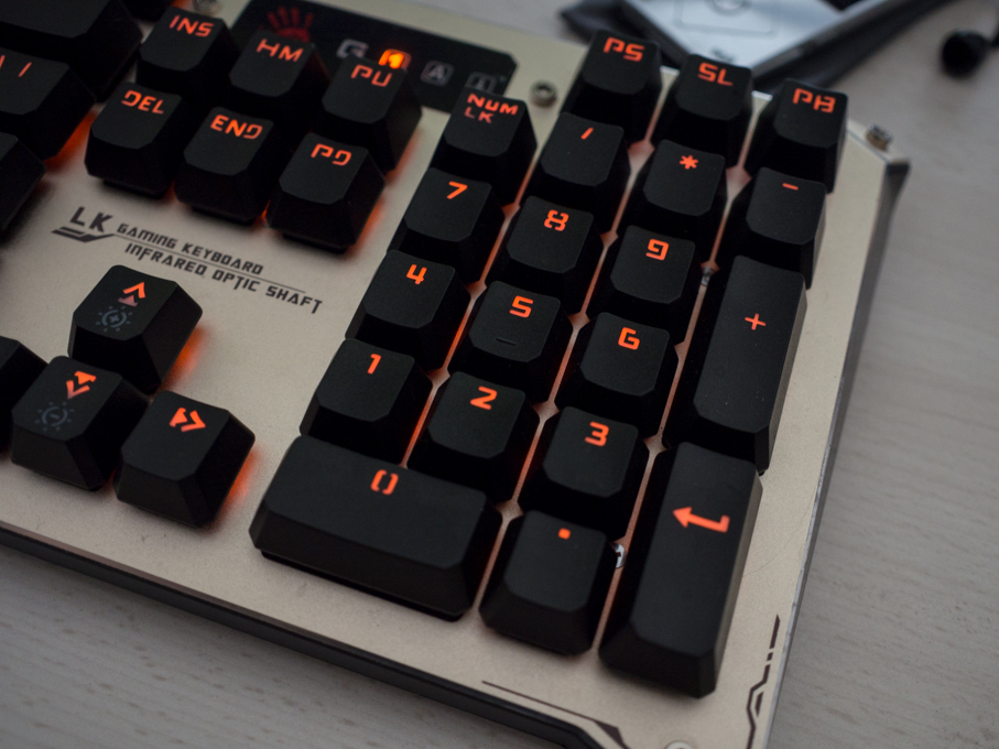 血手幽灵b840机械键盘,血手幽灵a90深度评测