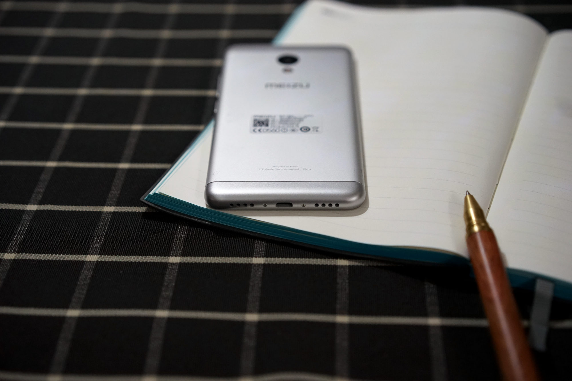 红蓝之争魅蓝3s红米3s,魅族红米3s测评