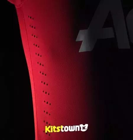 曼联中国春节球衣,伊布曼联新赛季号码