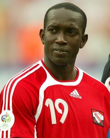 ​他是“小国大球星”的典型代表综合成就不逊于维阿