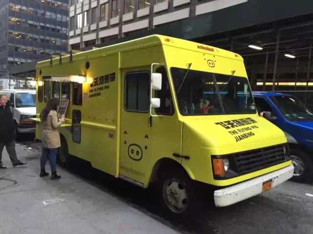 摊煎饼果子的技术视频,美国煎饼做法