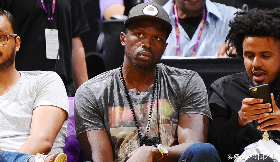 16座晃眼的冠军金杯!尽管落魄,他们才是洛城的主人!