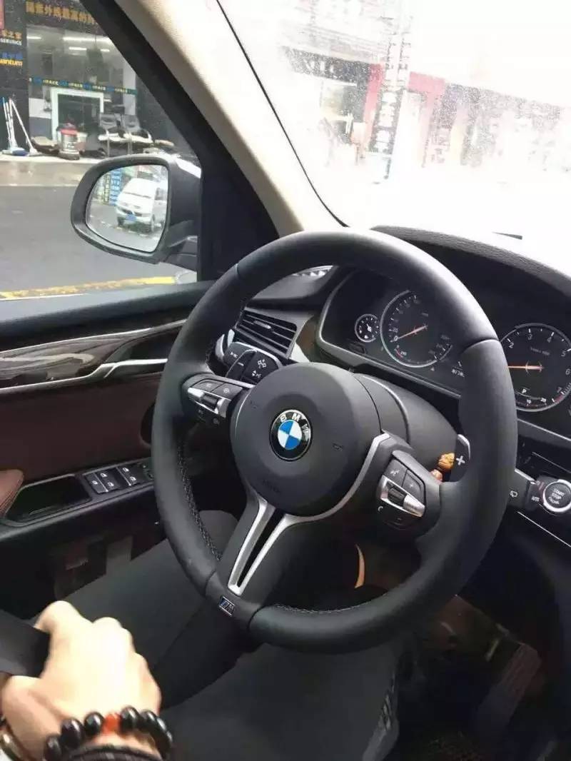 原来你是这样的“丁字裤”M系方向盘超细节实拍