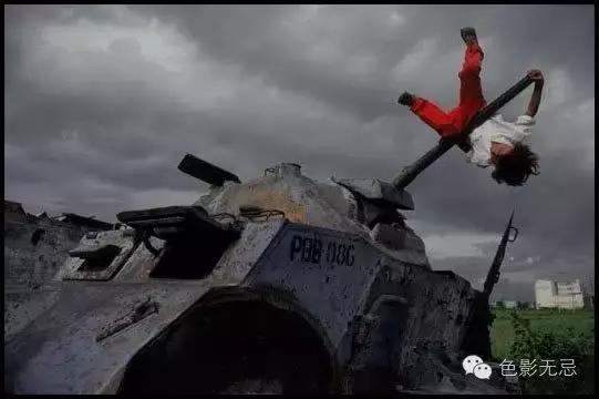 经历了枪林弹雨的岁月,经历了战场的腥风血雨